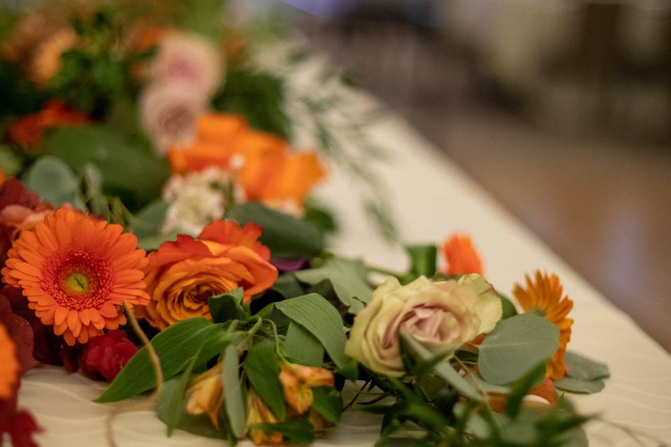 Table runner garland