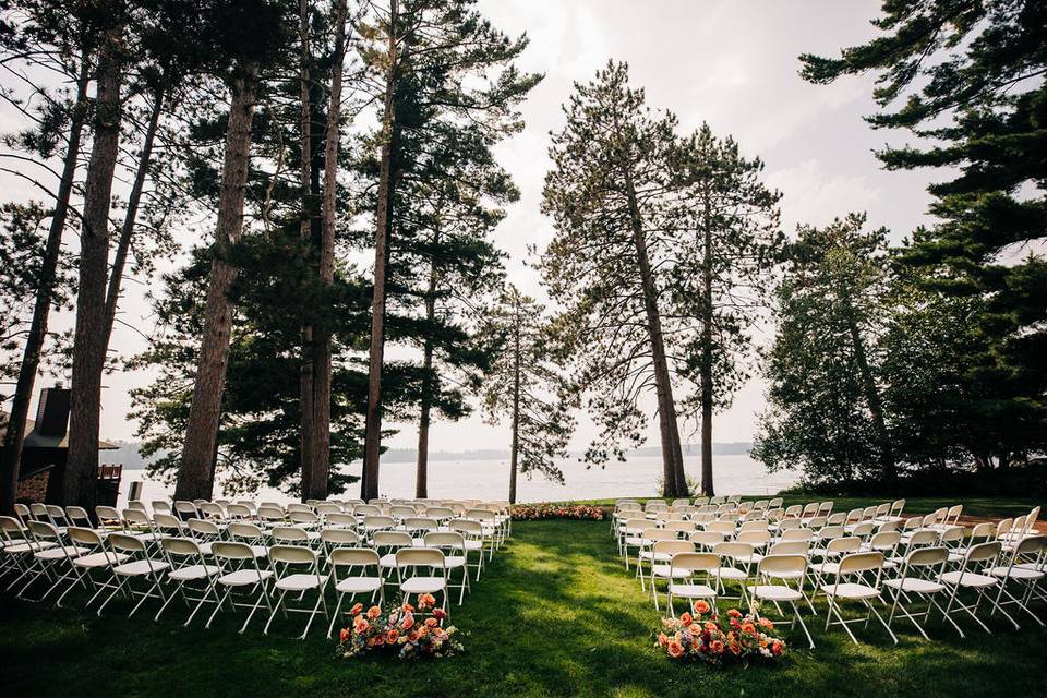 Lakeside lawn for ceremony