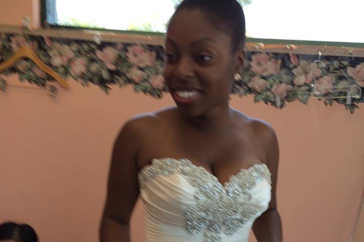 L'Mode Bridal Custom N Alterations