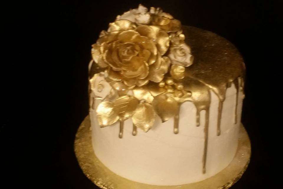 Gold themed cake