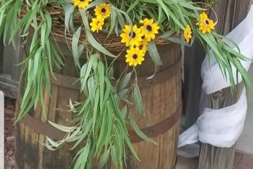 Sunflower Oak Barrel Decoratio