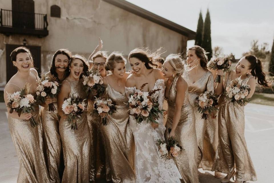 Rachelle and her bridesmaids