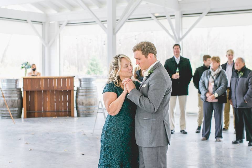 Mother-son dance