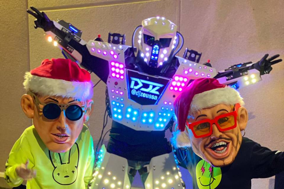 Celeb heads & LED robot