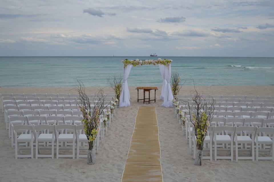 CONFETTI FAMILY EVENT PRODUCTION