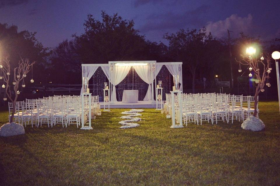 CONFETTI FAMILY EVENT PRODUCTION