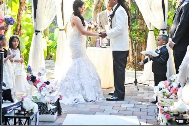 CONFETTI FAMILY EVENT PRODUCTION
