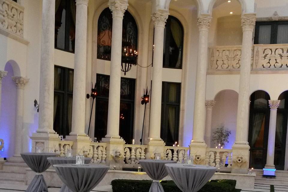 CONFETTI FAMILY EVENT PRODUCTION