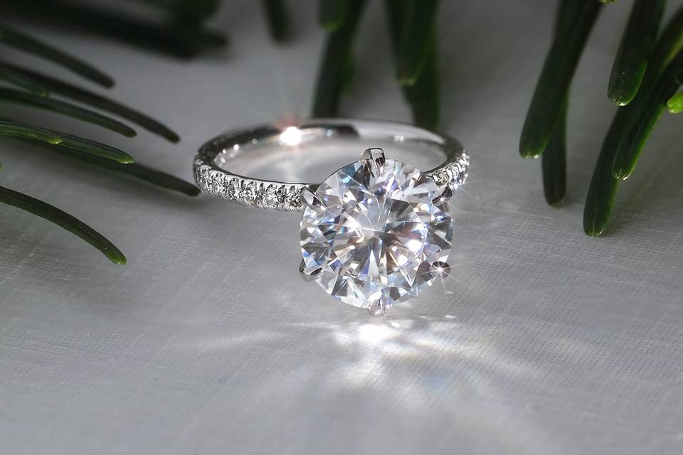 Round Juliette Engagement Ring