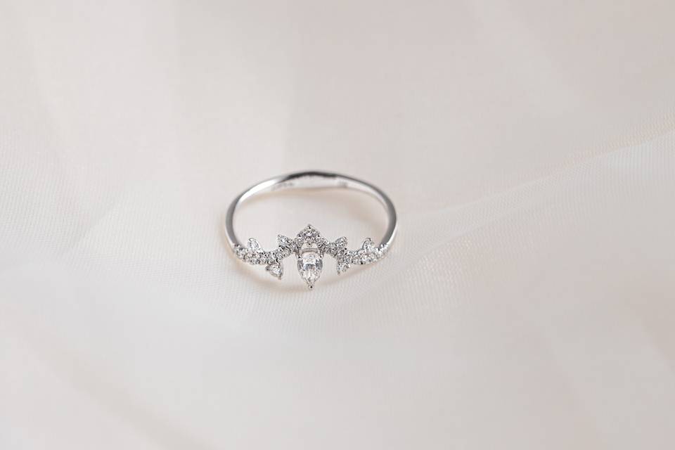 Unique Pear Diamond Ring
