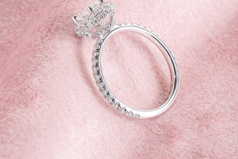Oval Double Sided Halo Ring