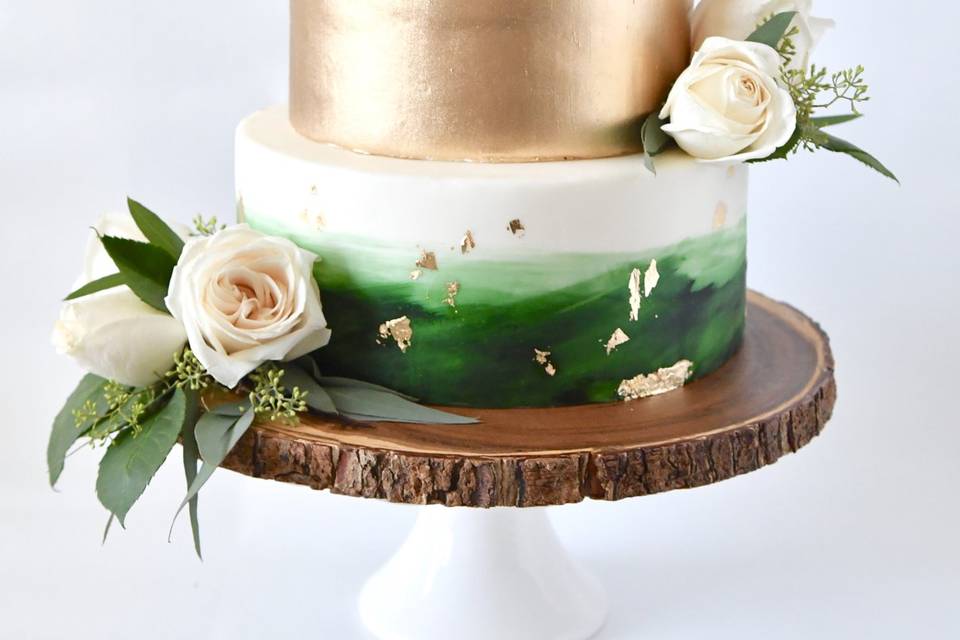 Emerald green and gold cake  Sweet 16 birthday cake, Sweet 16