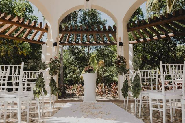 Valentin Imperial Riviera Maya