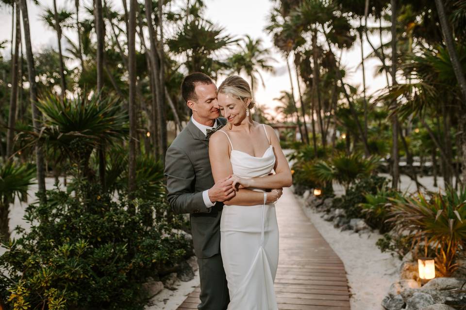Hug at the beach path
