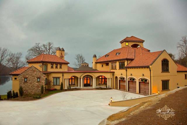 Bella Collina Mansion
