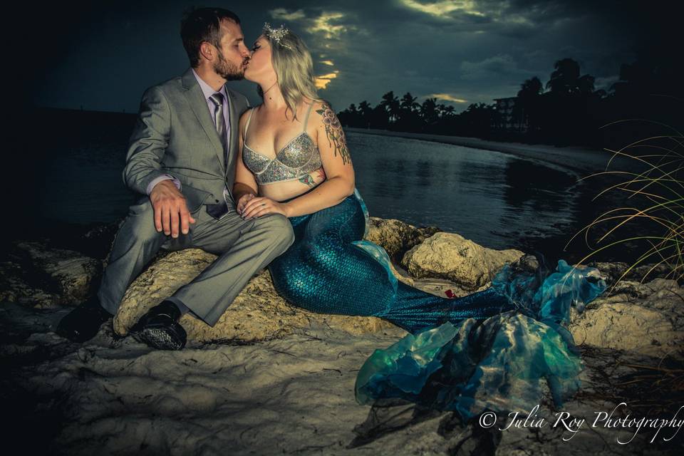 Key West beach wedding , renewal vows in Key West, Key West elopement, Key West photographer. Julia Roy Photography