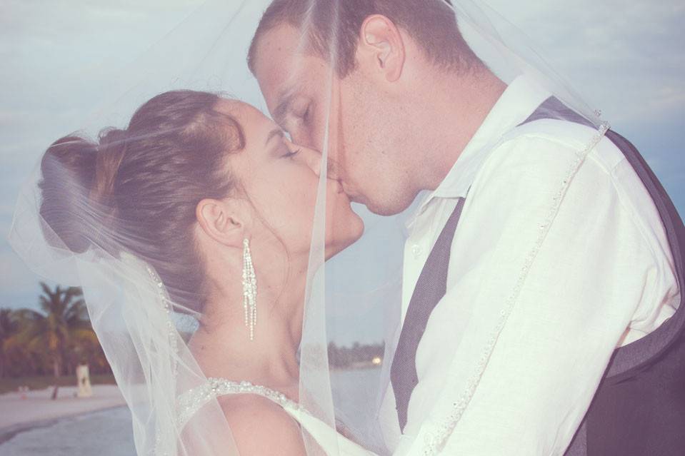 Key West beach wedding , renewal vows in Key West, Key West elopement, Key West photographer. Julia Roy Photography