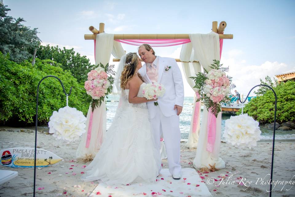 Key West beach wedding , renewal vows in Key West, Key West elopement, Key West photographer. Julia Roy Photography