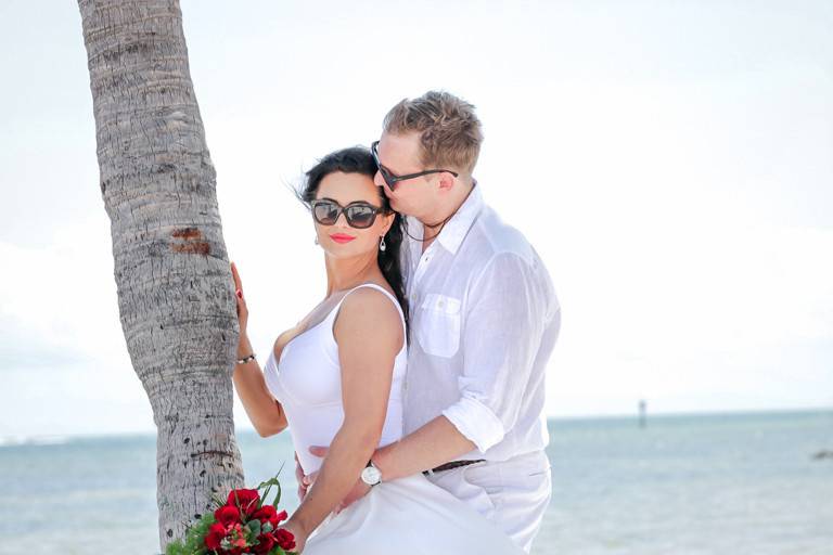 Key West beach wedding , renewal vows in Key West, Key West elopement, Key West photographer. Julia Roy Photography