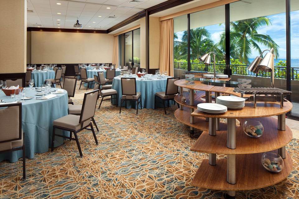 Our newly renovated Kohala and Kona Rooms feature an event space with a balcony overlooking Waikiki Beach.
