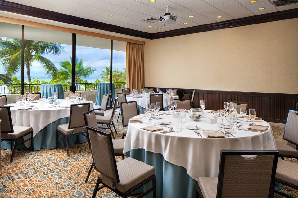 Our newly renovated Puna Room features an event space with a balcony overlooking Waikiki Beach.