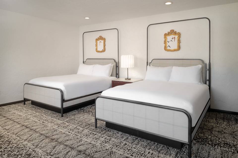 Deluxe Double Queen Room