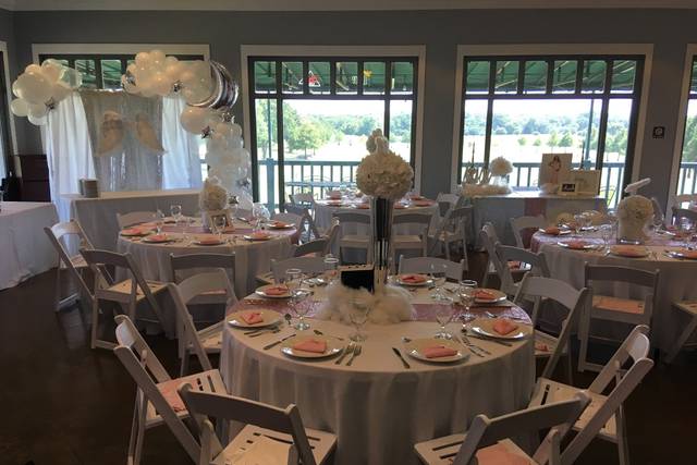 Banquet table settings