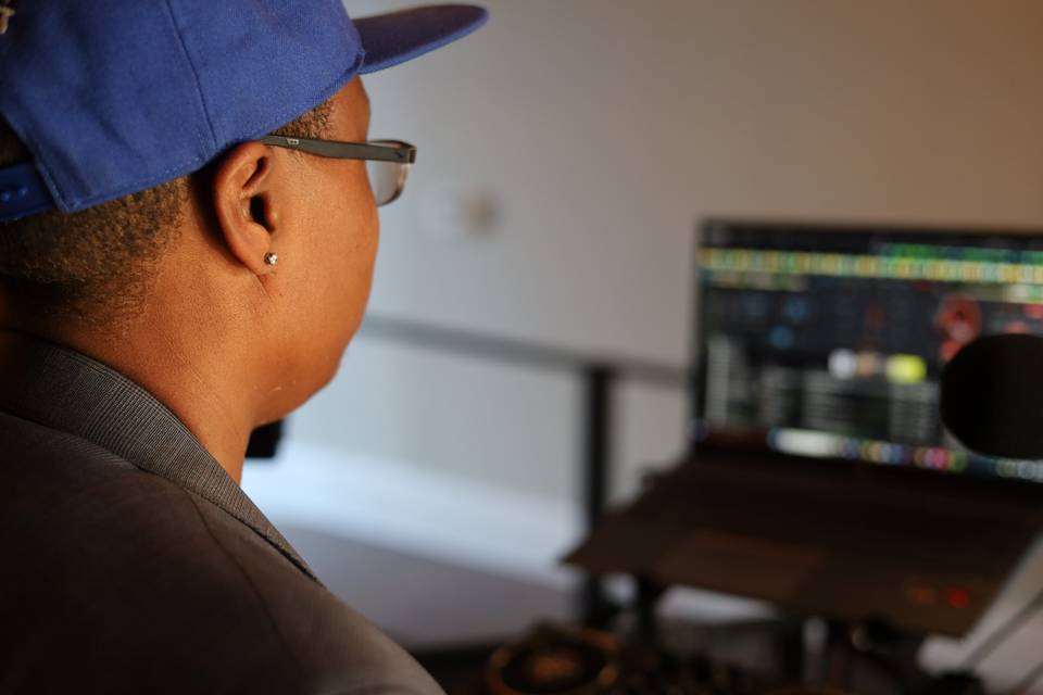 DJ SWAY ZE
