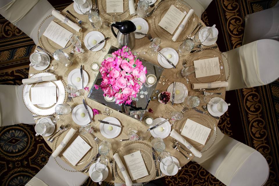 Full table set with charger