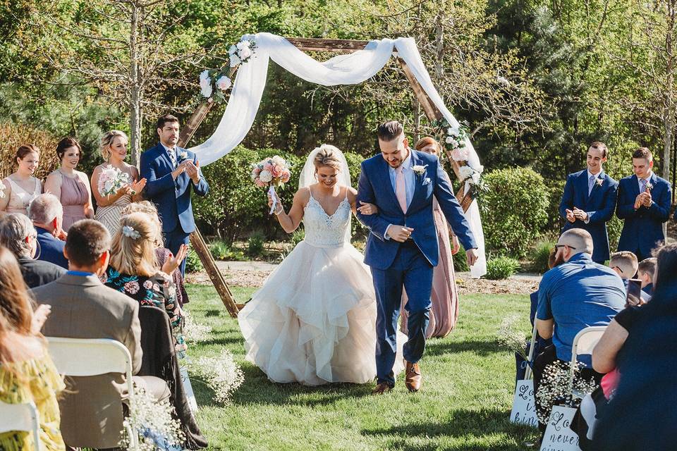 Outdoor ceremony just married