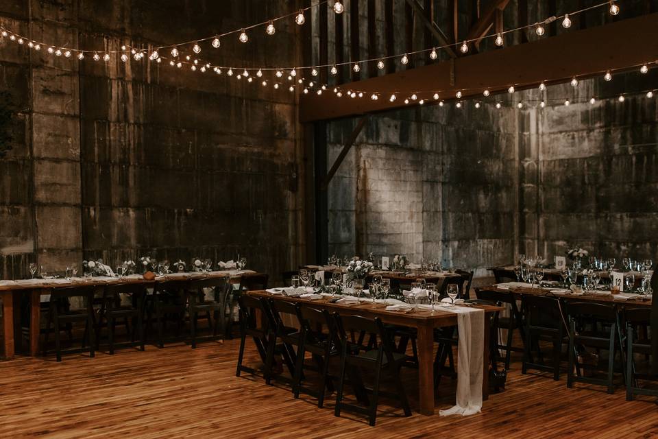 Wedding tables and lights
