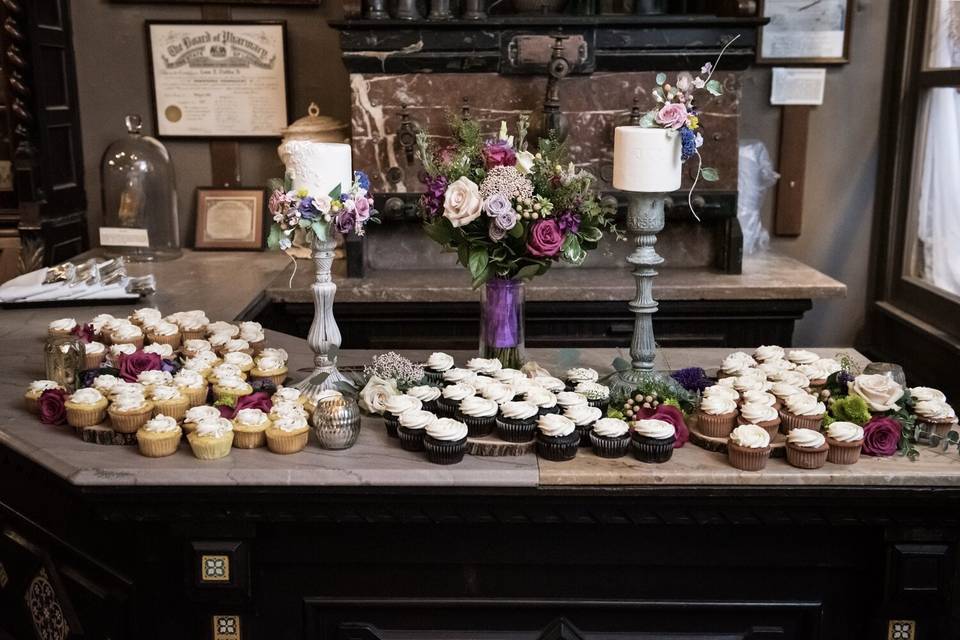 Small Cakes + Sugar Flowers