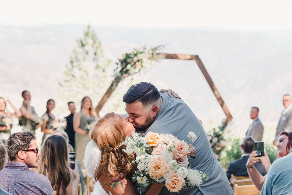Www.theuncommonweddings.com