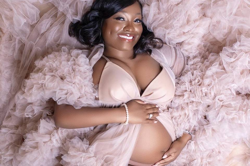 Maternity Soft Glam