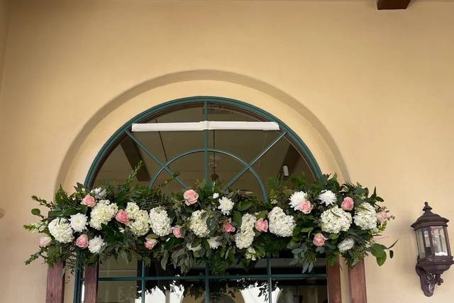 Over-the-door garland
