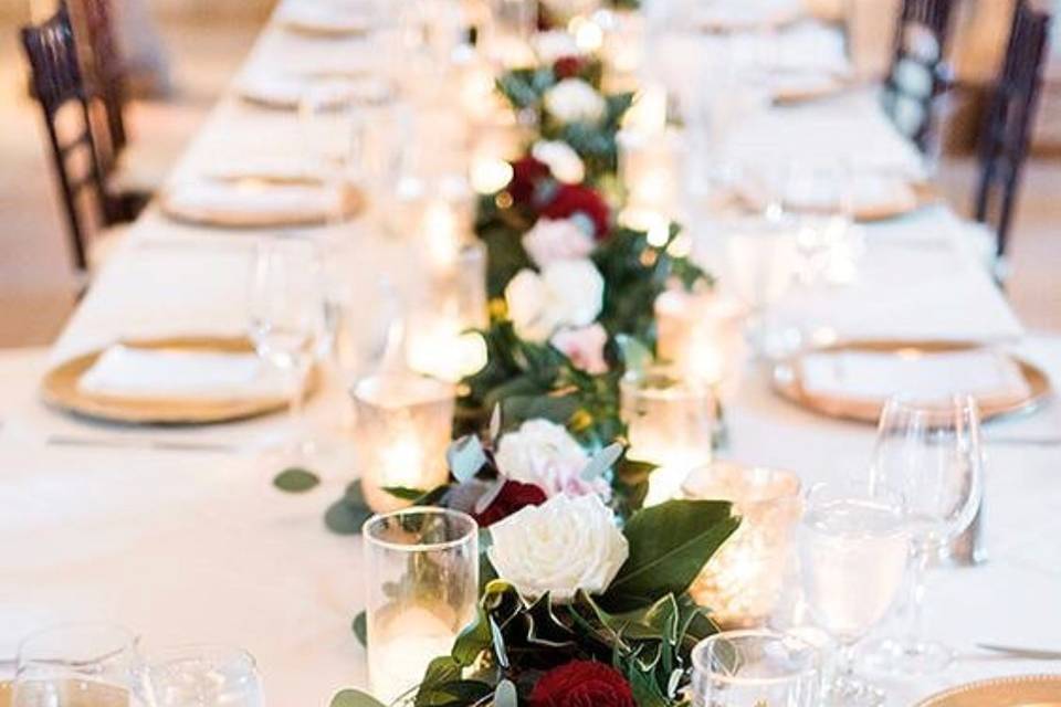 Roses and candles decor