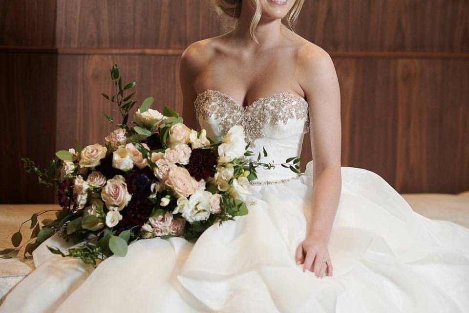 Bride with pink bouquet