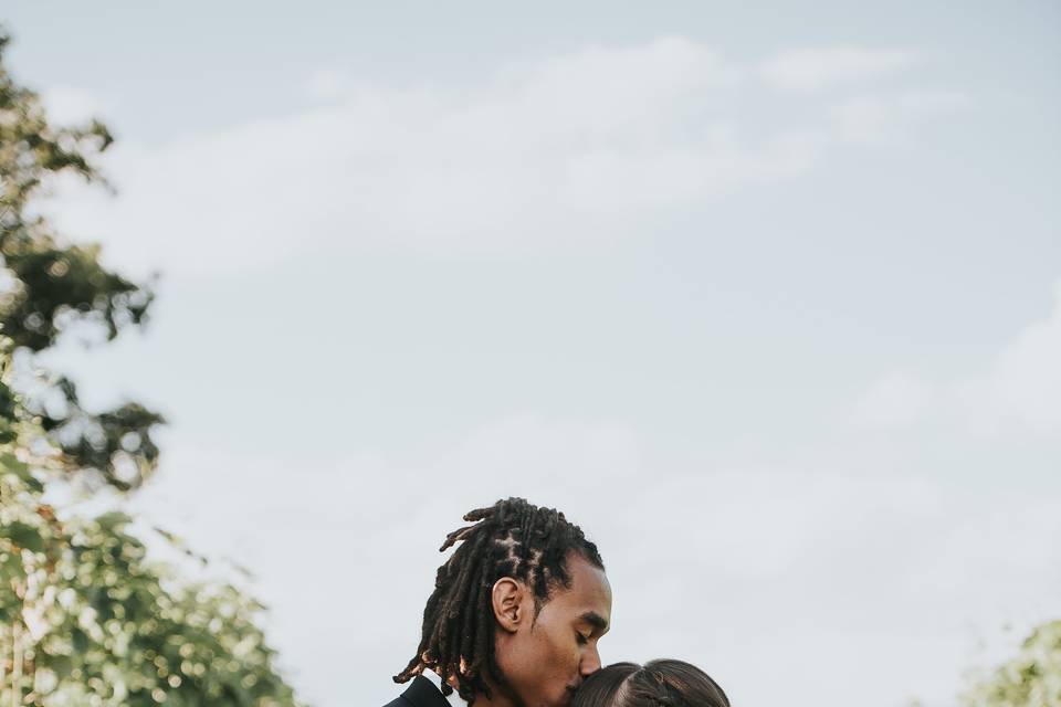 Kisses in the vineyard