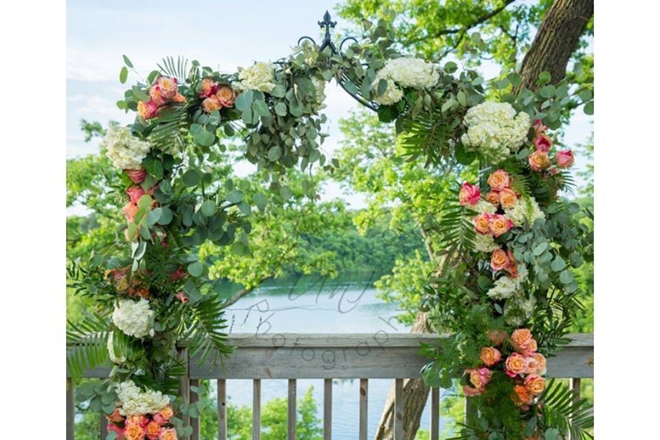 Floral arch decor