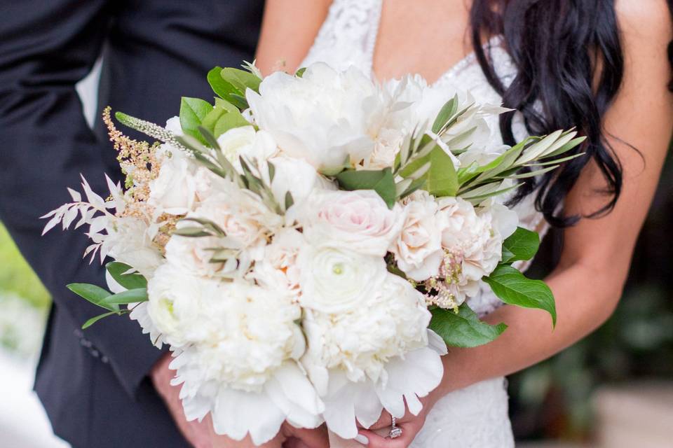 Happy couple with flowers