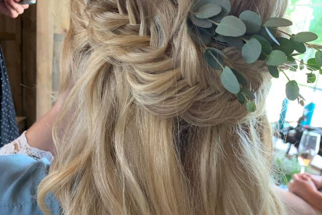 Blonde waves of hair