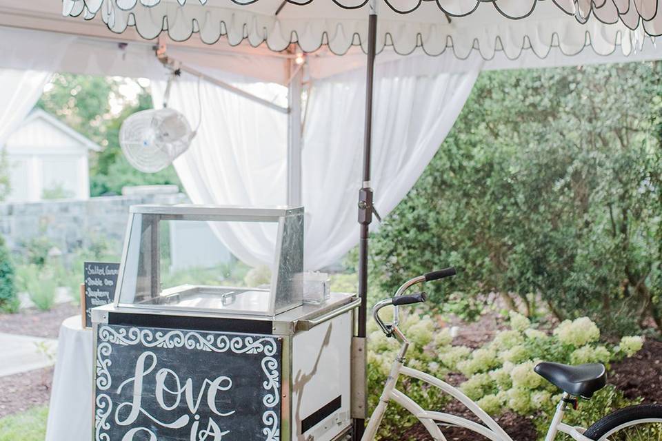 Umbrella gelato cart