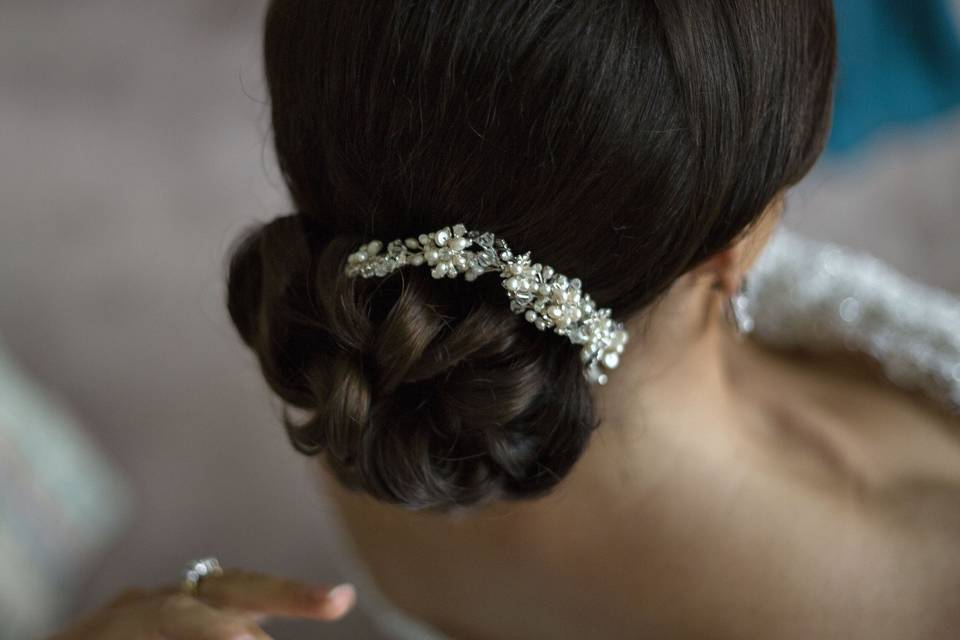 Bridal hairpin and updo