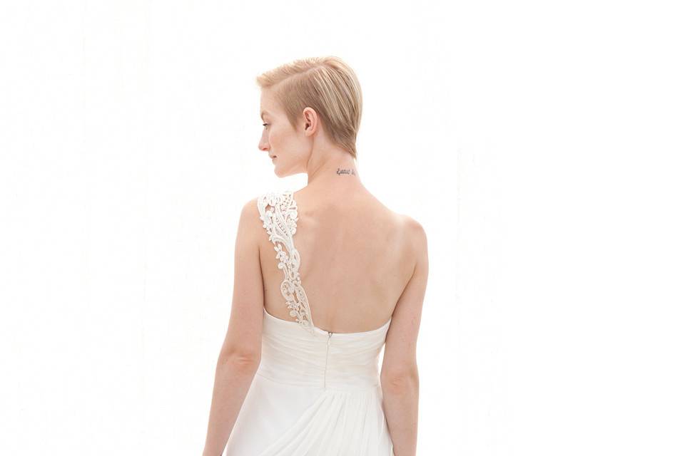 Hello Beautiful- Back
Fall 2013
Sweetheart ruched bodice with lace strap and draped skirt