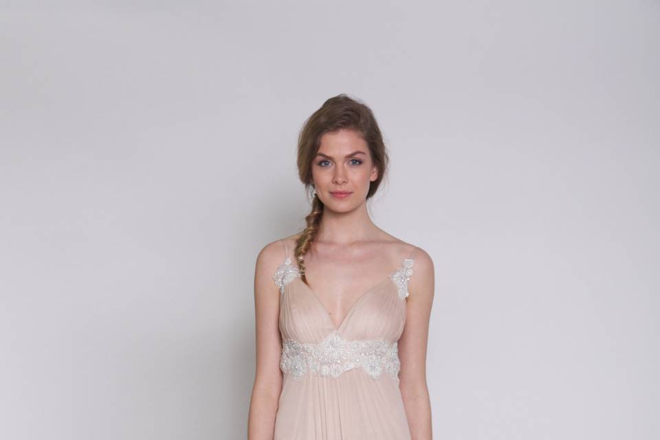 Belong to Me
Triangle pleated spaghetti strap bodice with sparkling empire beaded lace