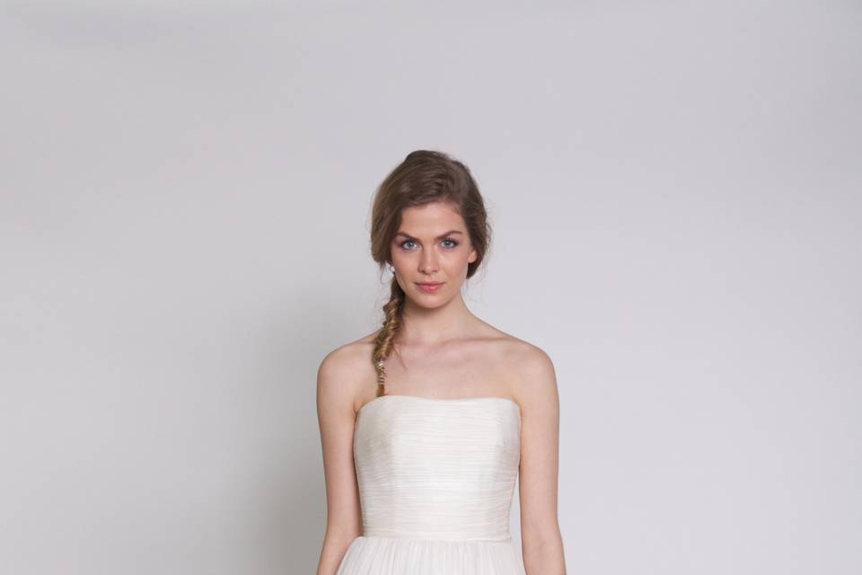 Here_and_now.jpg
Couture fit bodice with straight across neckline and full gathered skirt