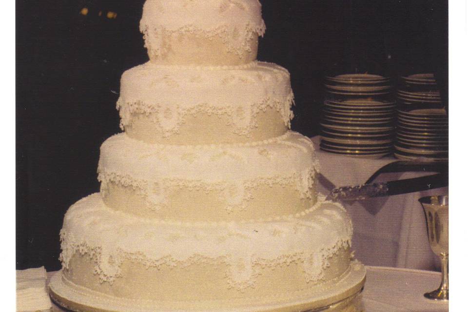 Wedding Cakes by Betty