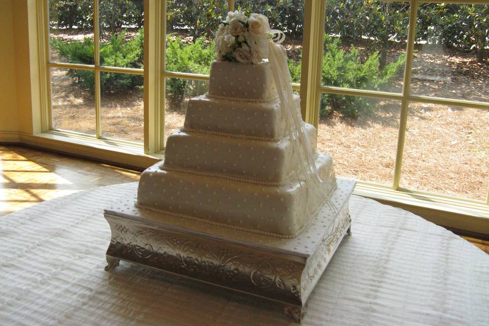 Wedding Cakes by Betty