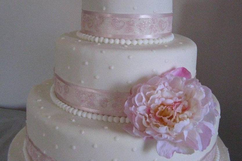 Wedding Cakes by Betty