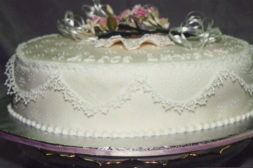 Wedding Cakes by Betty